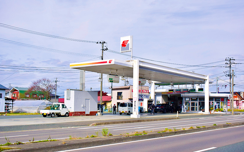 ガソリンスタンド外観2